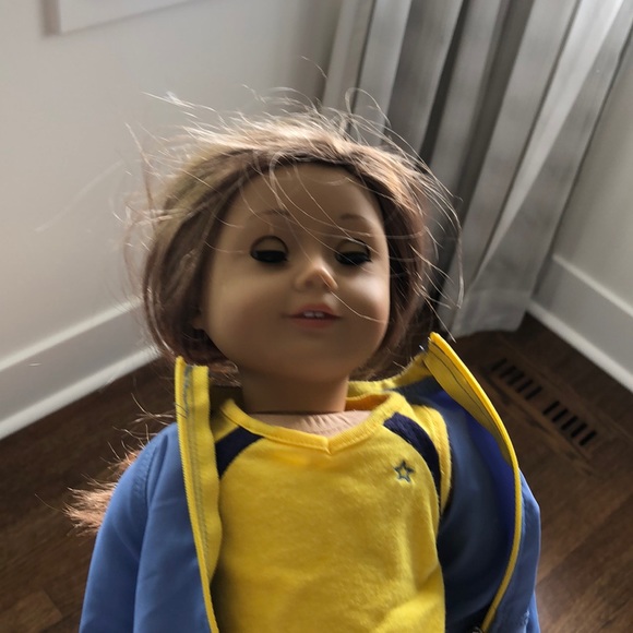 American girl doll - Picture 3 of 3